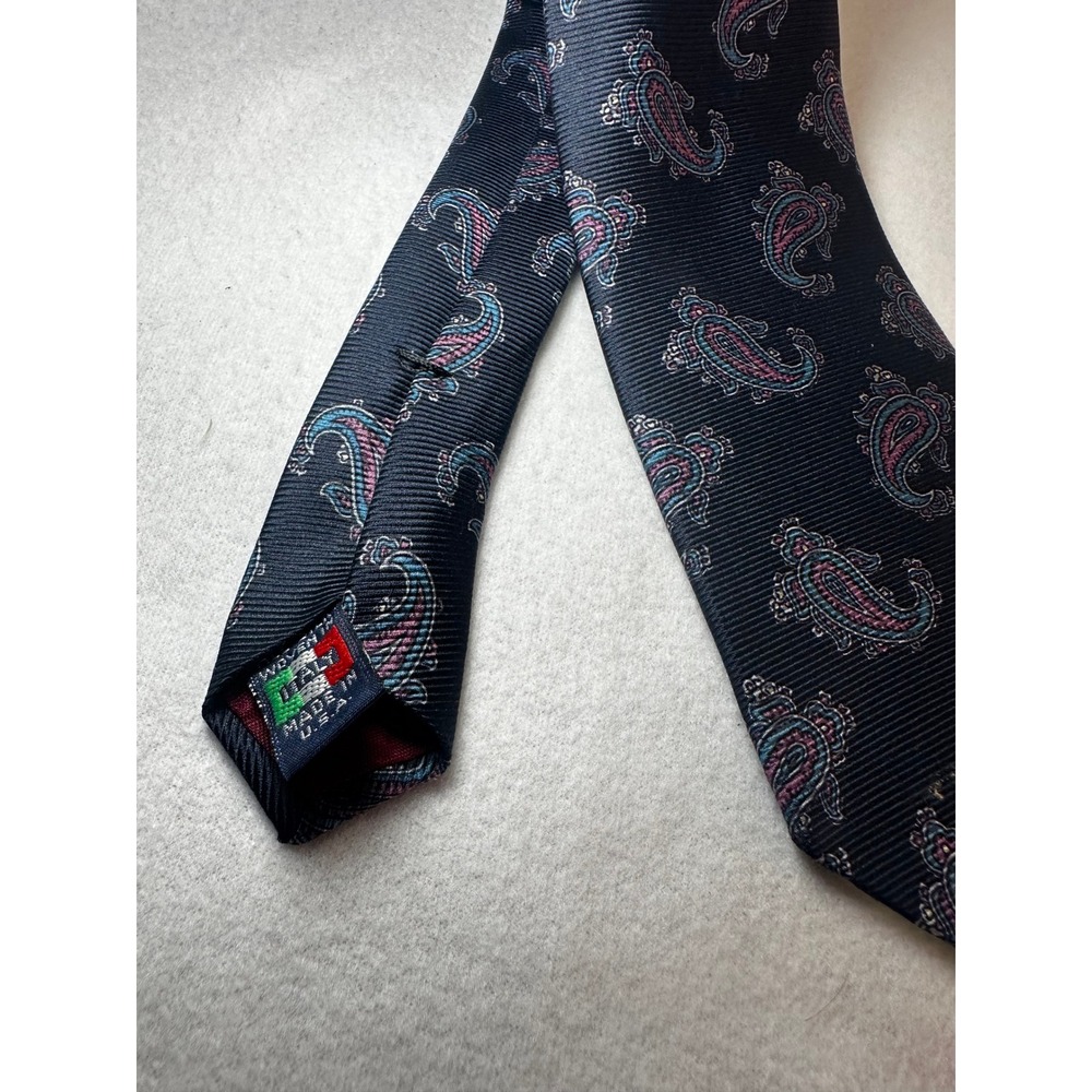 Briar Mens Navy Blue Paisley Silk Tie Hand Fashioned Italian Fabric Made in USA - Picture 2 of 9